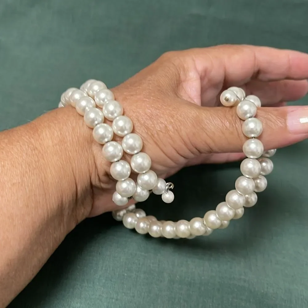 Vintage Elegant Pearl Bracelet